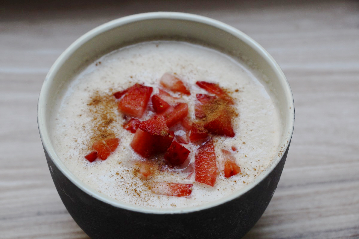 Pudding de trigo sarraceno, horchata y fruta