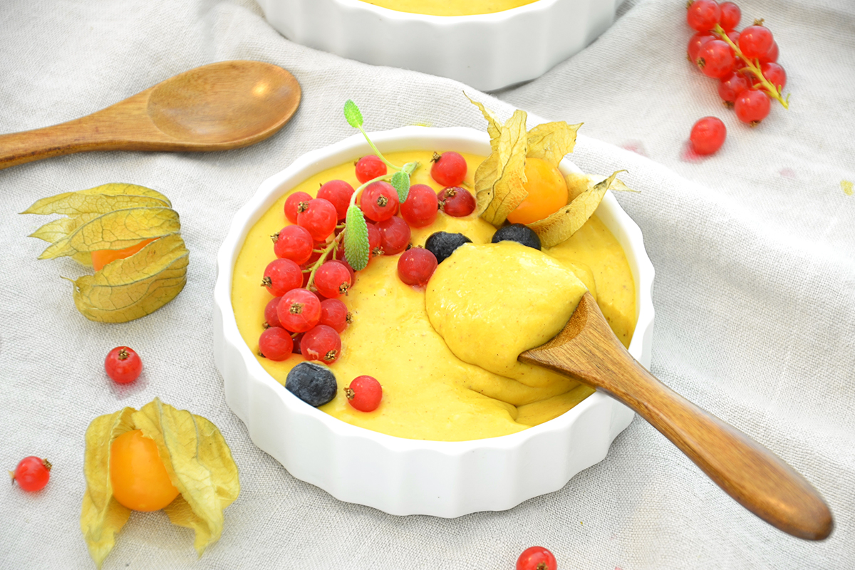 Crema frugi–catalana con frutos silvestres