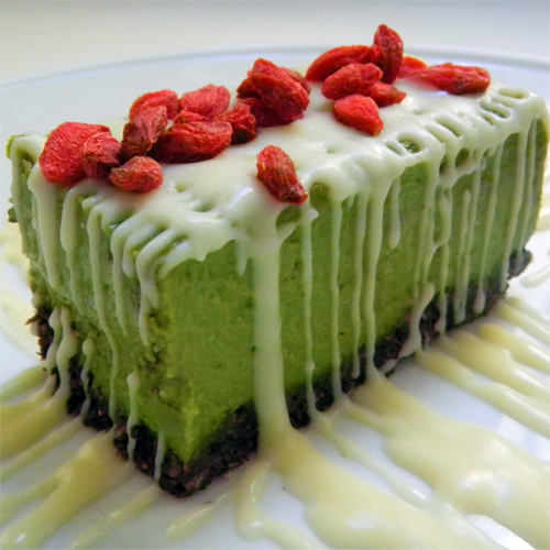 Pastel de matcha y cacao con bayas gojiKijimuna's Kitchen. Recetas  sencillas con alimentos vivos | Kijimuna's Kitchen. Recetas sencillas con  alimentos vivos